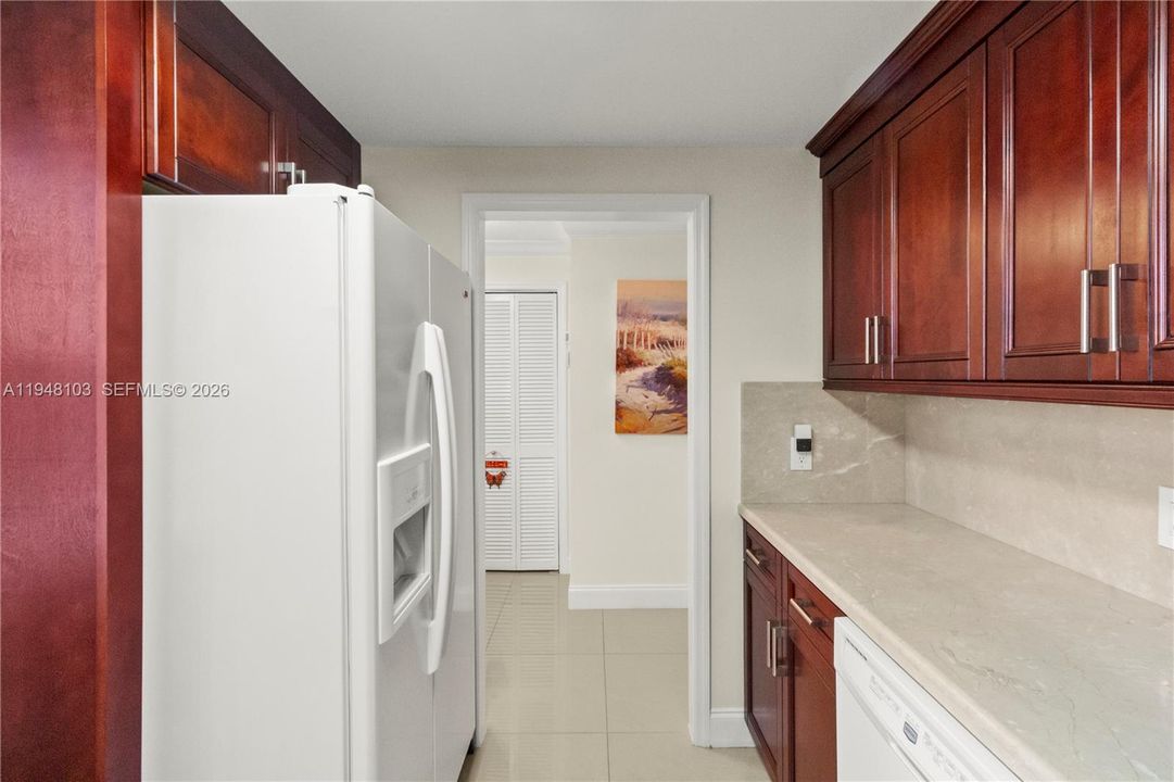 Activo con contrato: $270,000 (2 camas, 2 baños, 1190 Pies cuadrados)