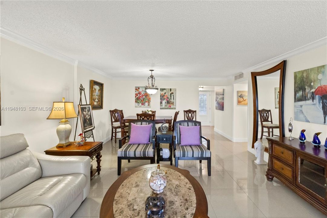 Activo con contrato: $270,000 (2 camas, 2 baños, 1190 Pies cuadrados)