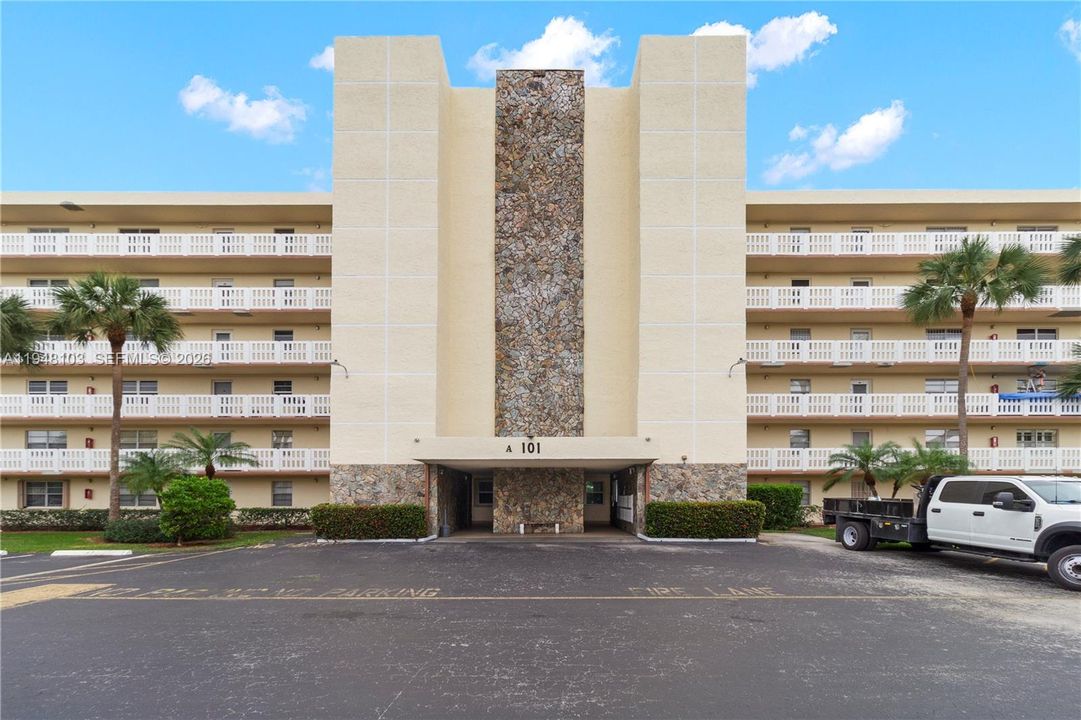 Activo con contrato: $270,000 (2 camas, 2 baños, 1190 Pies cuadrados)