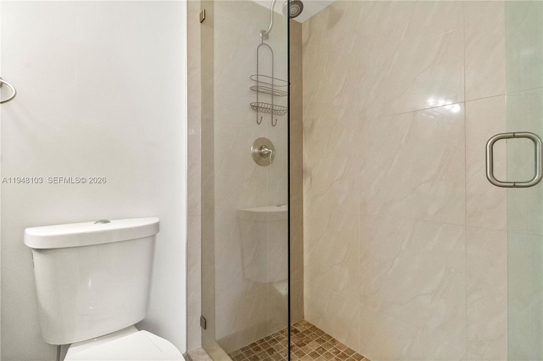 Activo con contrato: $270,000 (2 camas, 2 baños, 1190 Pies cuadrados)