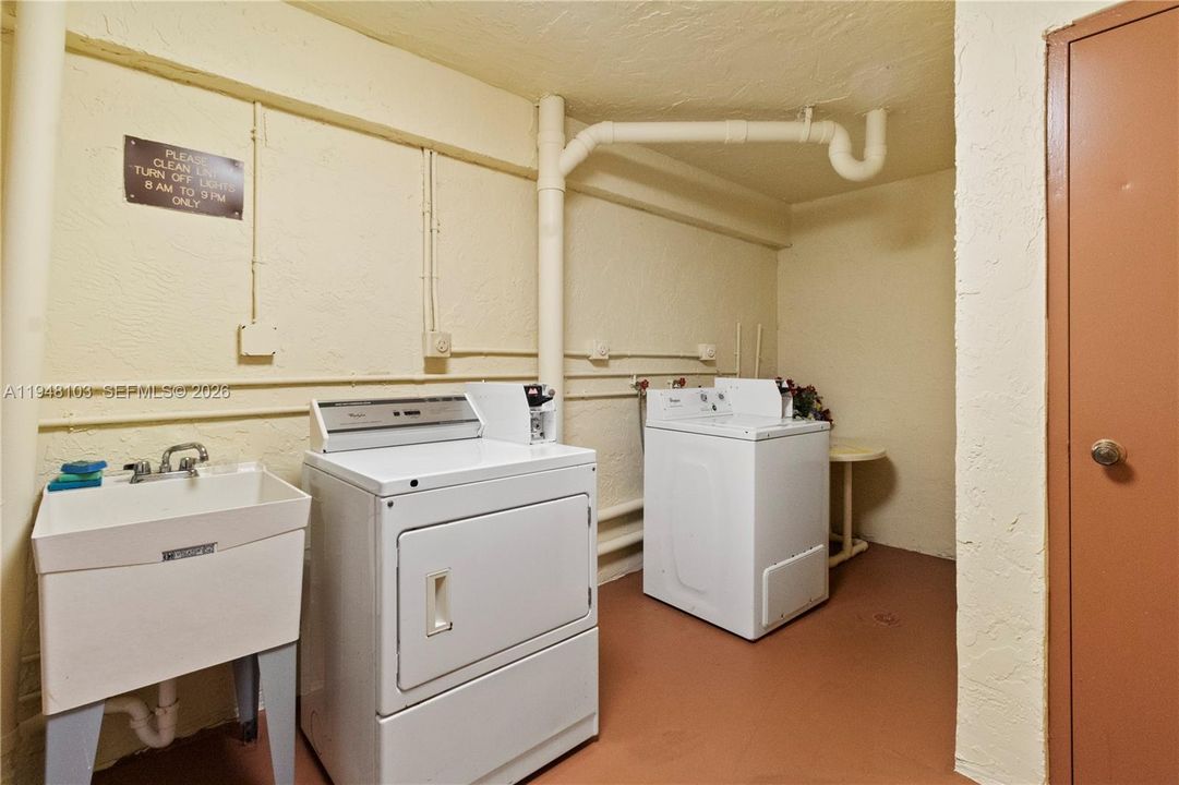 Activo con contrato: $270,000 (2 camas, 2 baños, 1190 Pies cuadrados)