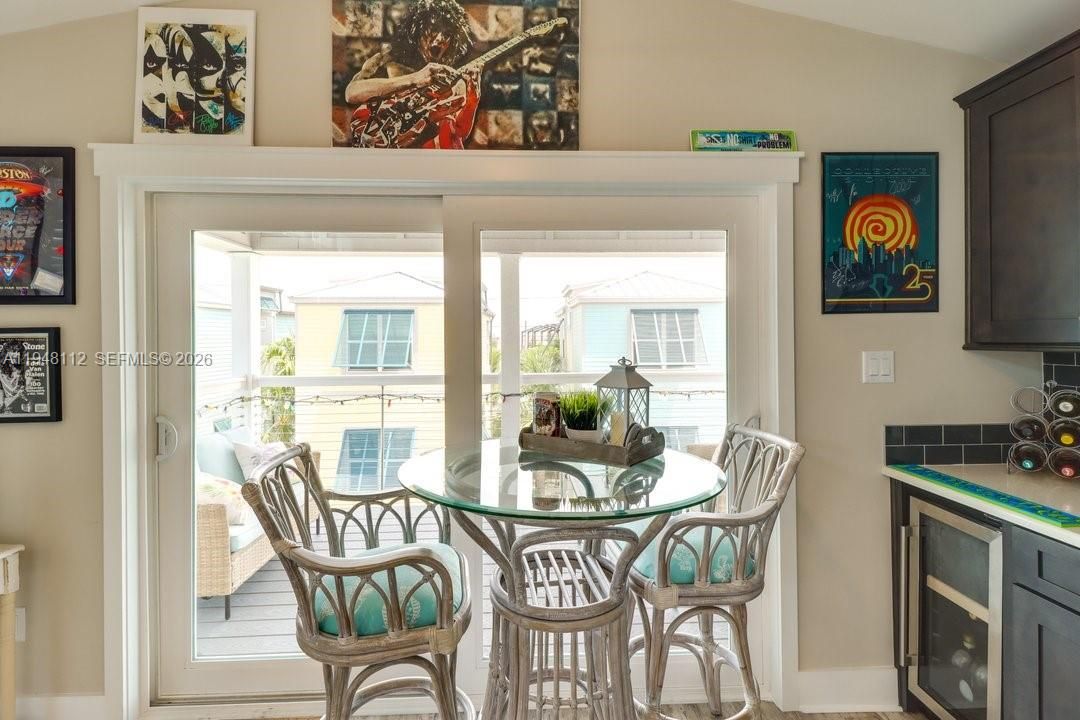 For Sale: $424,999 (2 beds, 2 baths, 960 Square Feet)