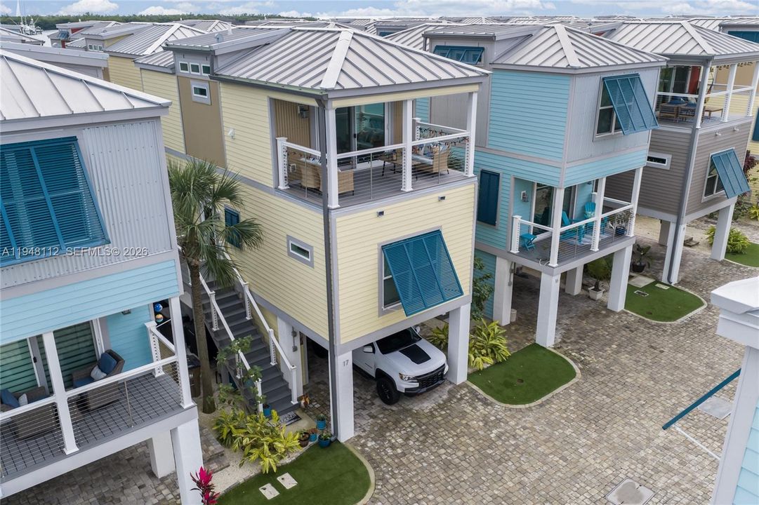 For Sale: $424,999 (2 beds, 2 baths, 960 Square Feet)