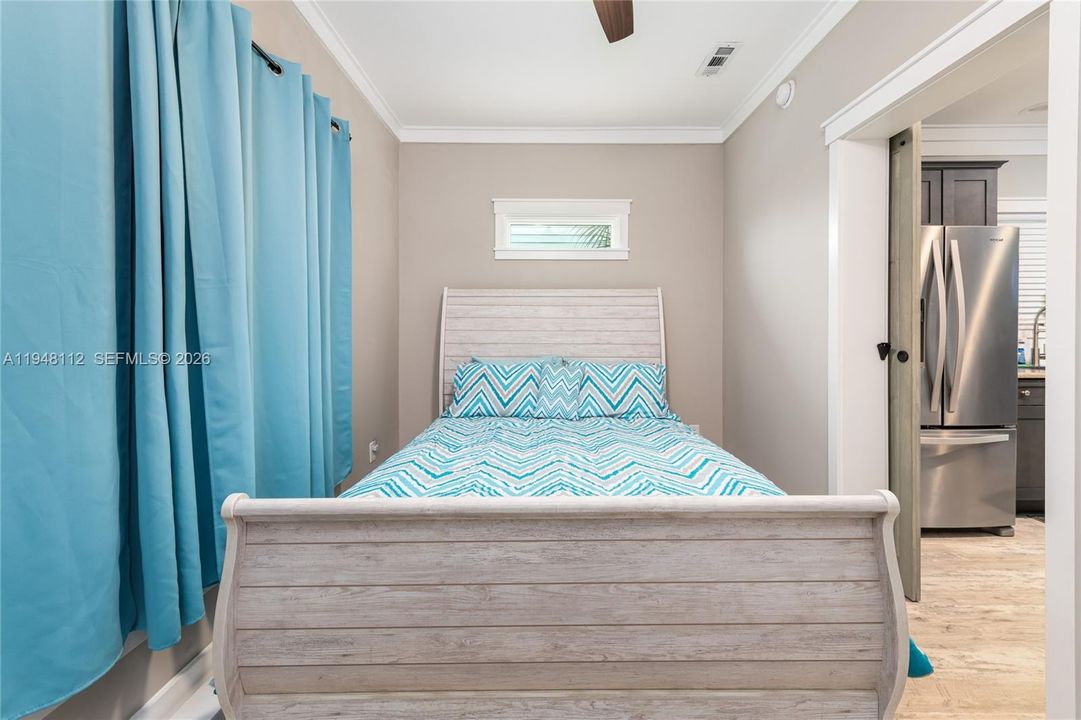 For Sale: $424,999 (2 beds, 2 baths, 960 Square Feet)