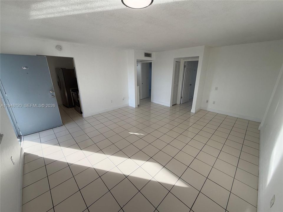 En Venta: $235,000 (2 camas, 1 baños, 843 Pies cuadrados)