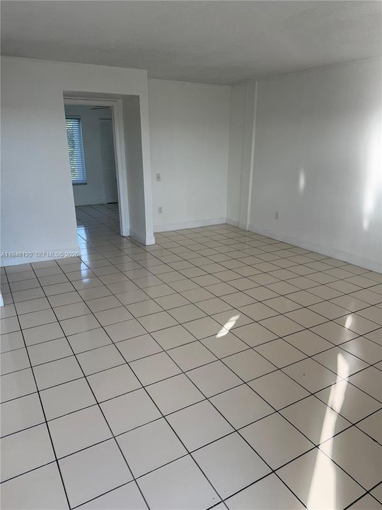 En Venta: $235,000 (2 camas, 1 baños, 843 Pies cuadrados)