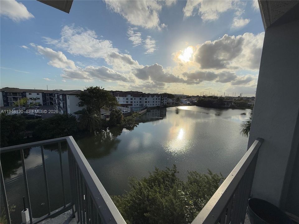 En Venta: $235,000 (2 camas, 1 baños, 843 Pies cuadrados)