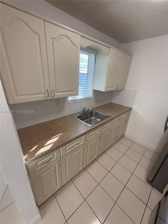 En Venta: $235,000 (2 camas, 1 baños, 843 Pies cuadrados)