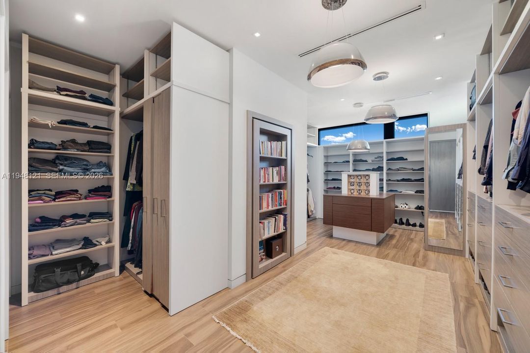 En Venta: $22,000,000 (7 camas, 7 baños, 7007 Pies cuadrados)