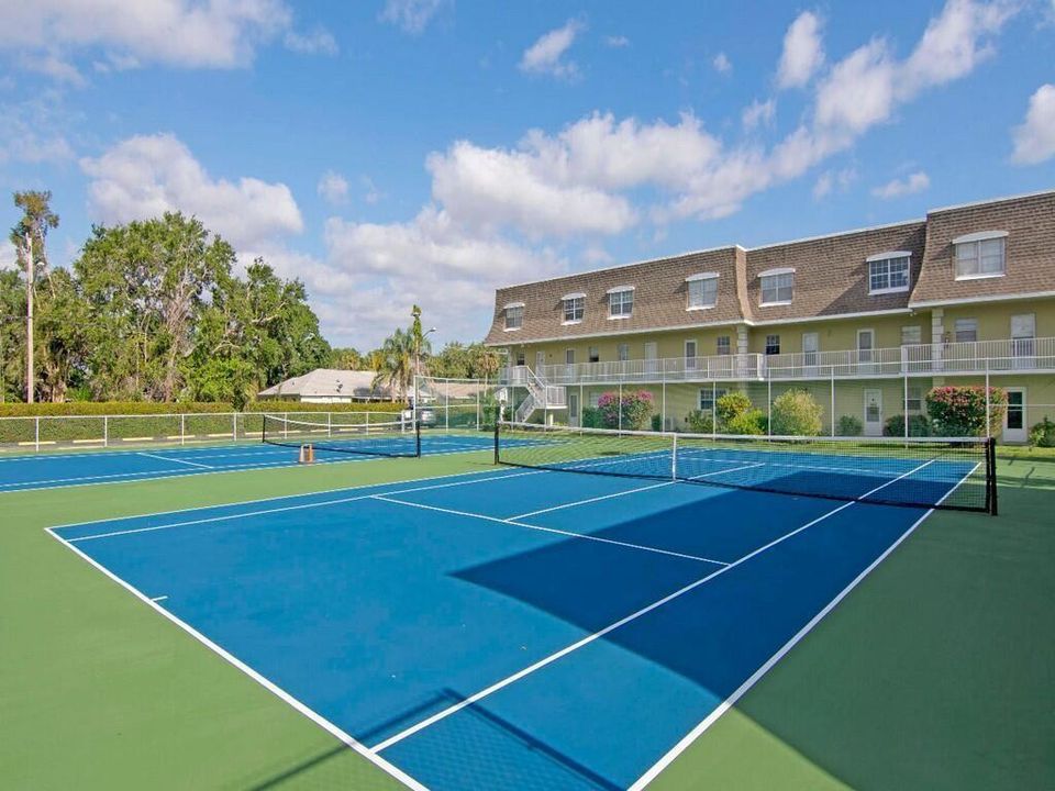 Tennis/Pickle Ball Courts
