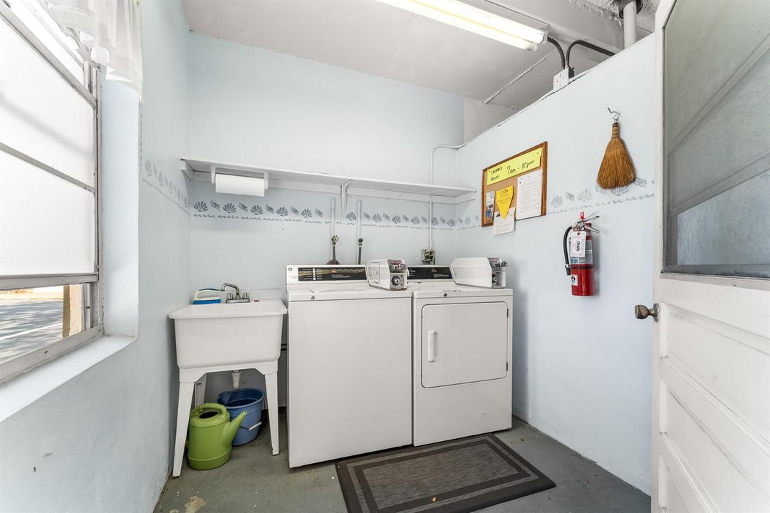 File.50 Common Laundry