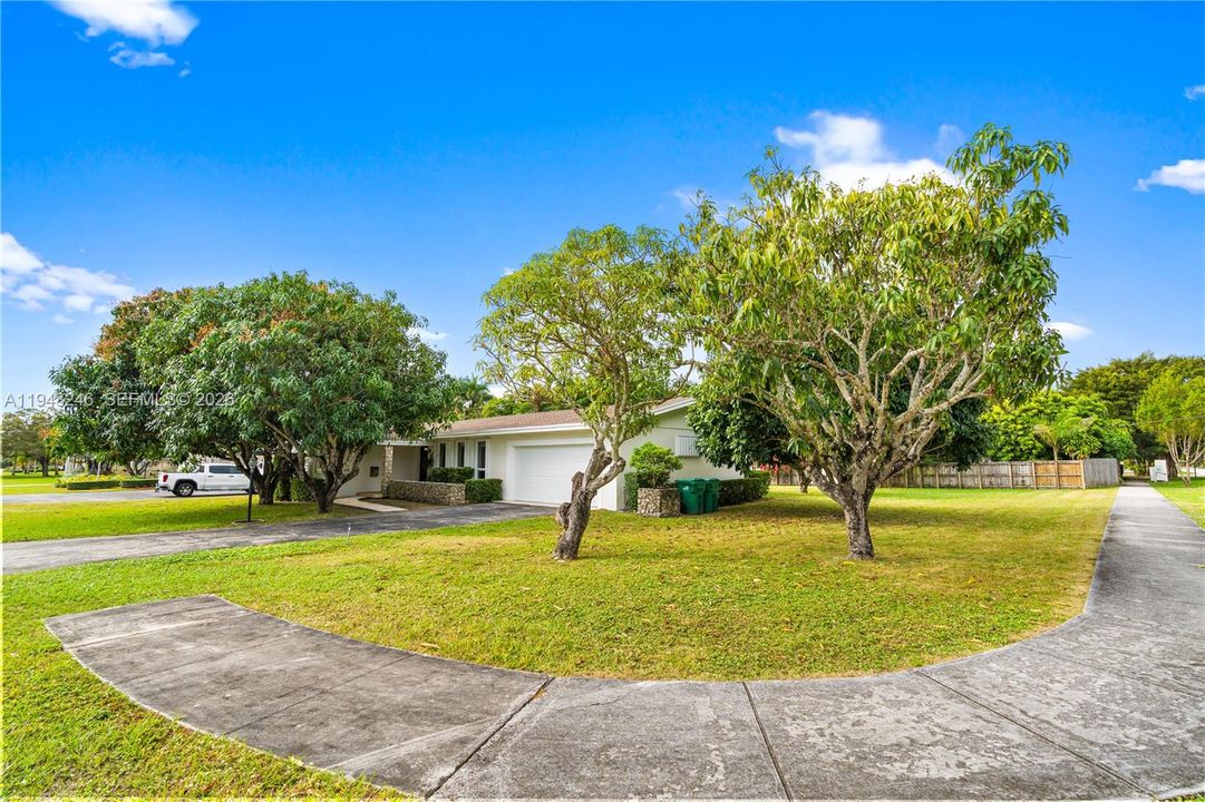 For Sale: $1,139,500 (4 beds, 3 baths, 2178 Square Feet)