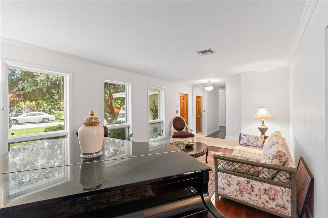 For Sale: $1,139,500 (4 beds, 3 baths, 2178 Square Feet)