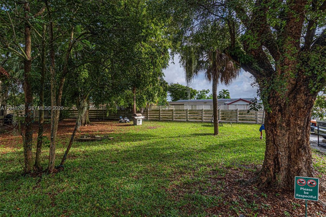 Active With Contract: $180,000 (2 beds, 2 baths, 900 Square Feet)