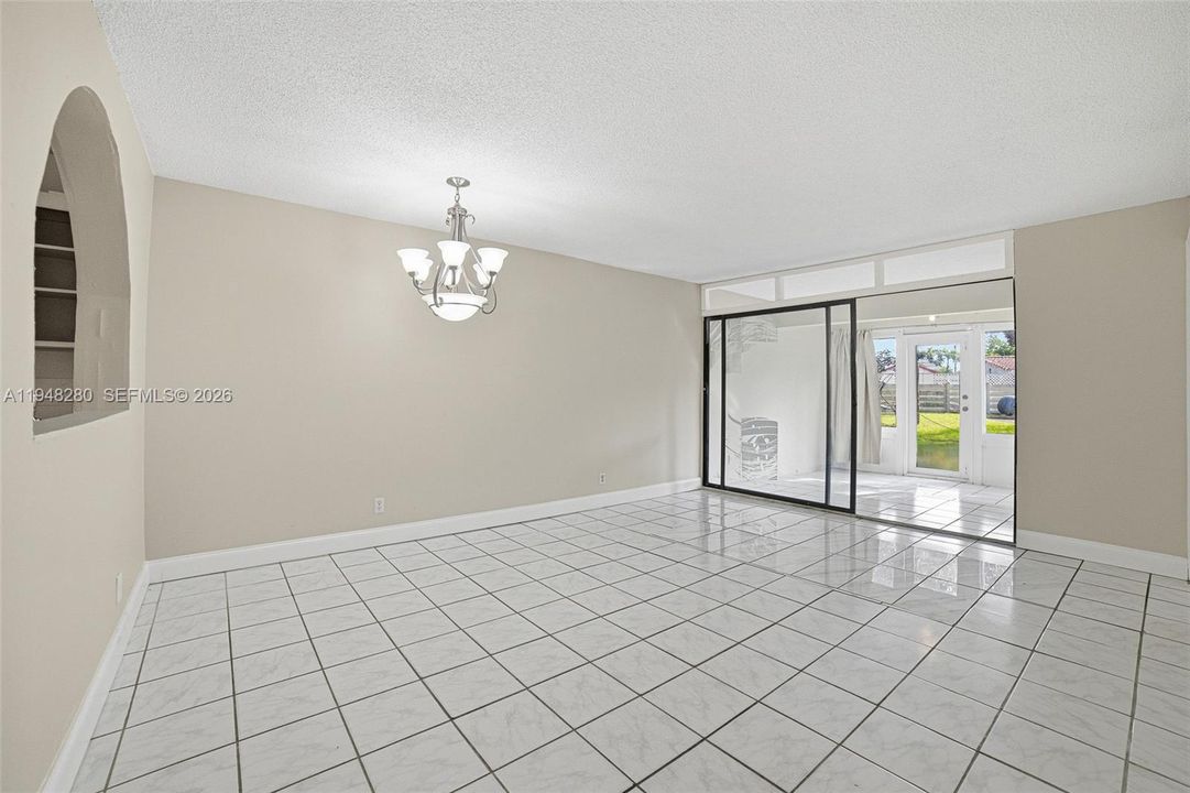 Active With Contract: $180,000 (2 beds, 2 baths, 900 Square Feet)