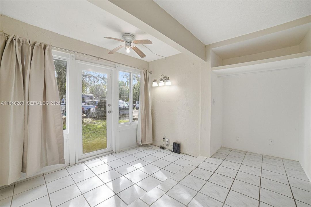 Active With Contract: $180,000 (2 beds, 2 baths, 900 Square Feet)