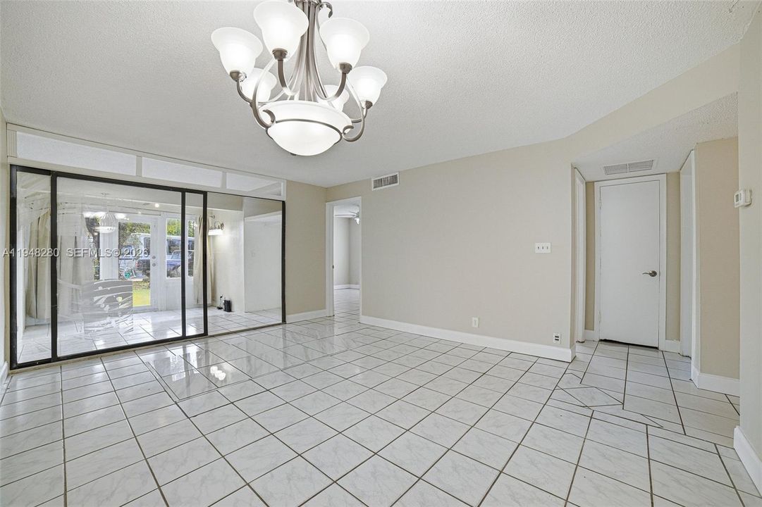 Active With Contract: $180,000 (2 beds, 2 baths, 900 Square Feet)