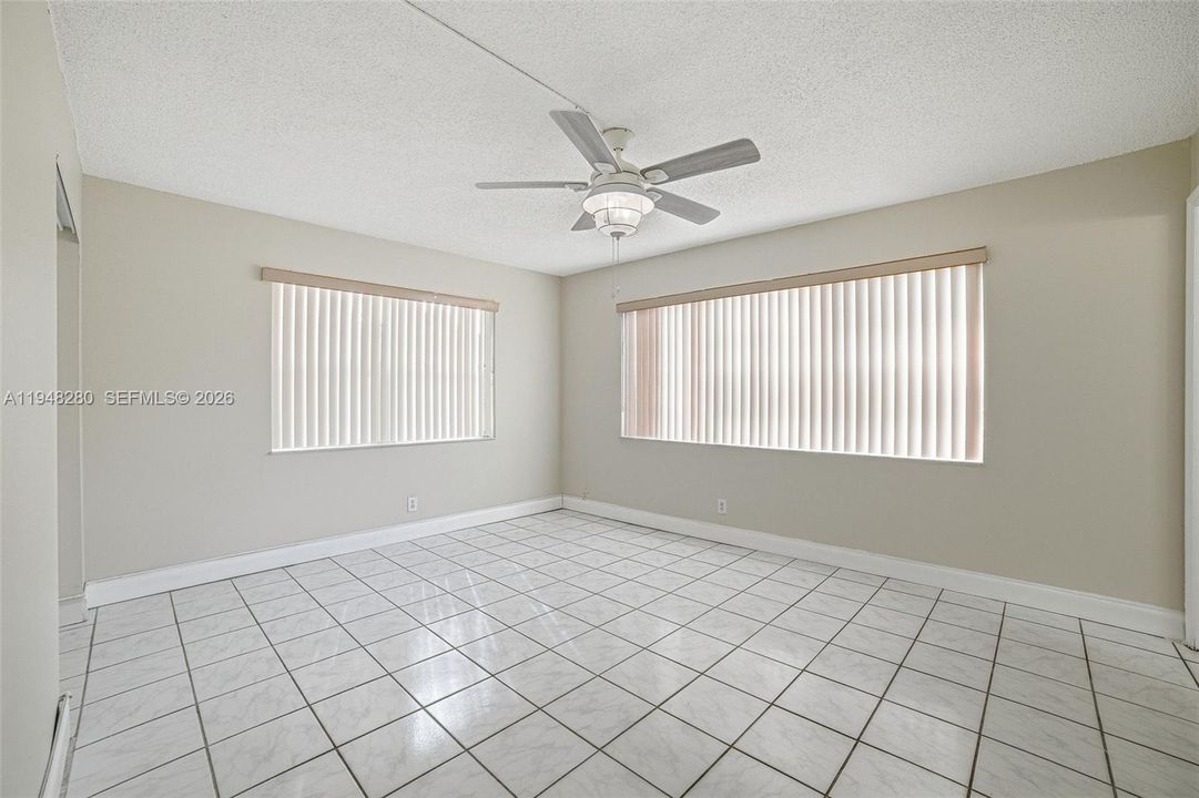 Active With Contract: $180,000 (2 beds, 2 baths, 900 Square Feet)