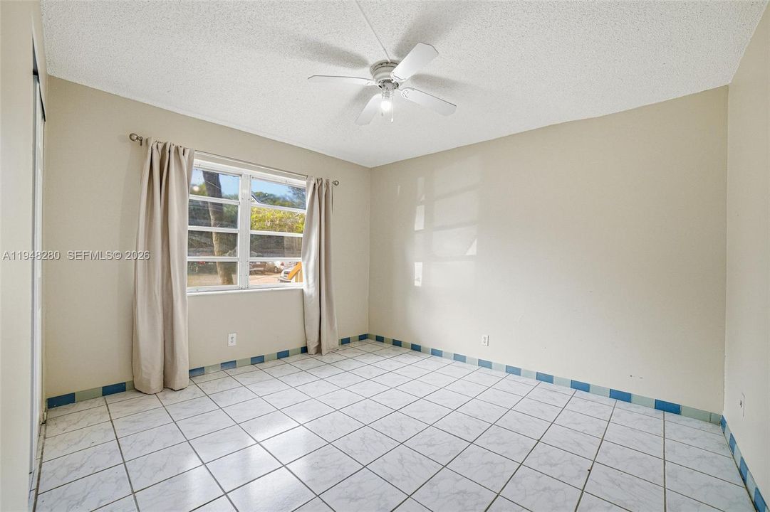 Active With Contract: $180,000 (2 beds, 2 baths, 900 Square Feet)