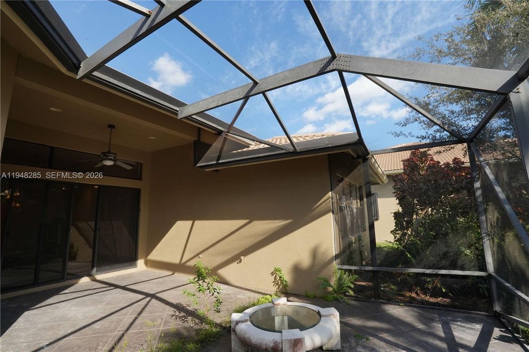 En Venta: $675,000 (3 camas, 2 baños, 2883 Pies cuadrados)