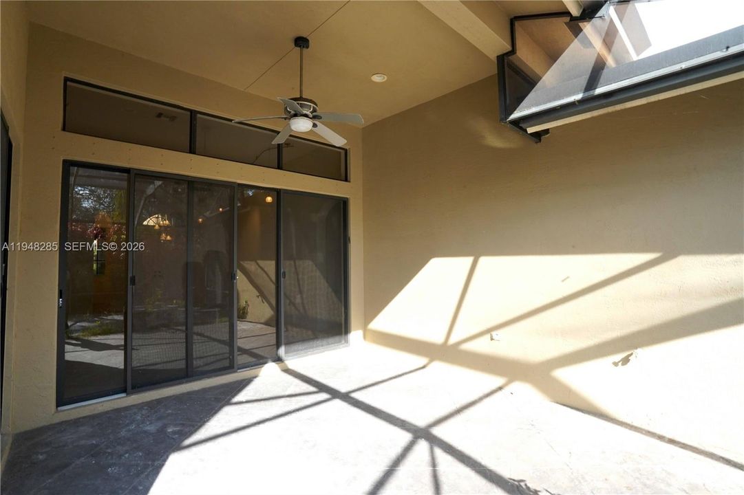 En Venta: $675,000 (3 camas, 2 baños, 2883 Pies cuadrados)