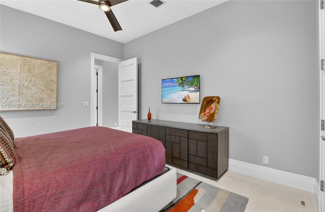 Vendido Recientemente: $5,950,000 (4 camas, 5 baños, 0 Pies cuadrados)
