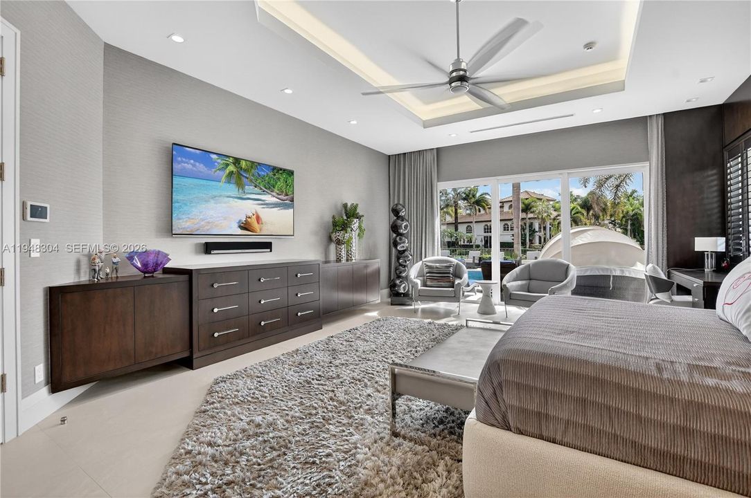 Vendido Recientemente: $5,950,000 (4 camas, 5 baños, 0 Pies cuadrados)