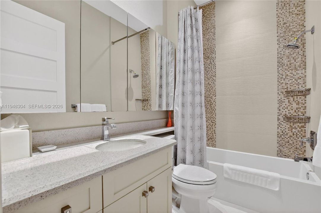 Vendido Recientemente: $5,950,000 (4 camas, 5 baños, 0 Pies cuadrados)