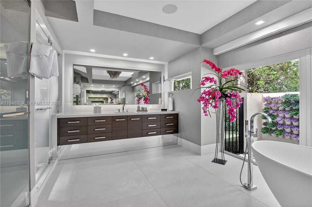 Vendido Recientemente: $5,950,000 (4 camas, 5 baños, 0 Pies cuadrados)