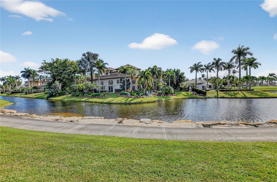 Vendido Recientemente: $5,950,000 (4 camas, 5 baños, 0 Pies cuadrados)