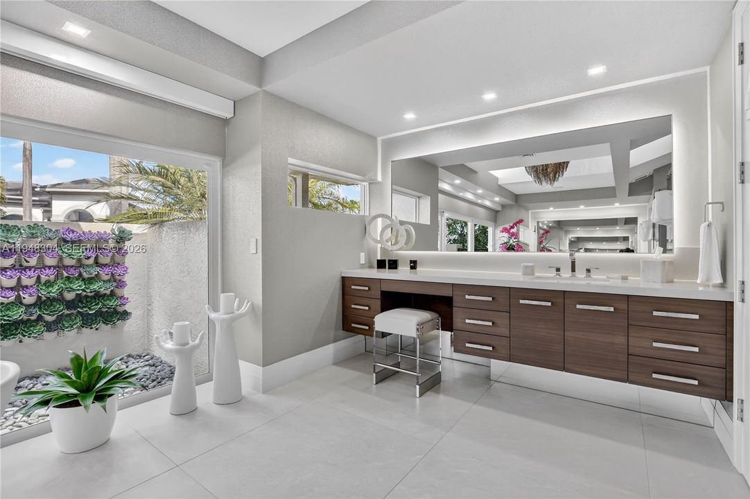 Vendido Recientemente: $5,950,000 (4 camas, 5 baños, 0 Pies cuadrados)