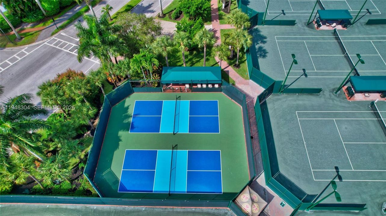 Vendido Recientemente: $5,950,000 (4 camas, 5 baños, 0 Pies cuadrados)