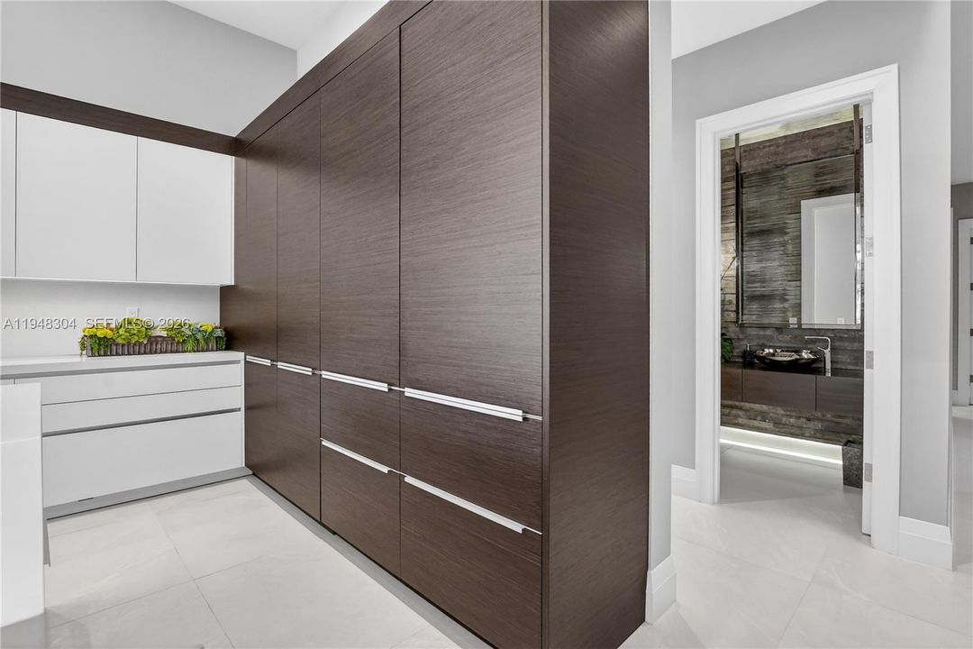 Vendido Recientemente: $5,950,000 (4 camas, 5 baños, 0 Pies cuadrados)
