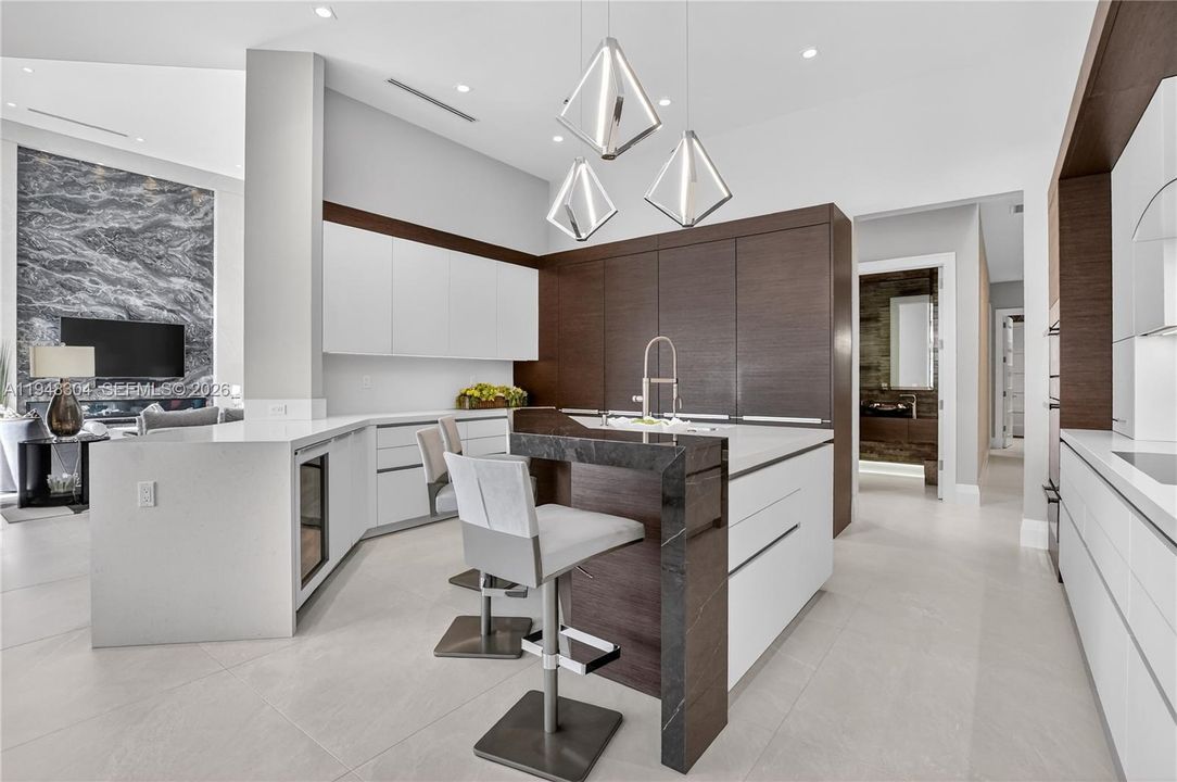 Vendido Recientemente: $5,950,000 (4 camas, 5 baños, 0 Pies cuadrados)