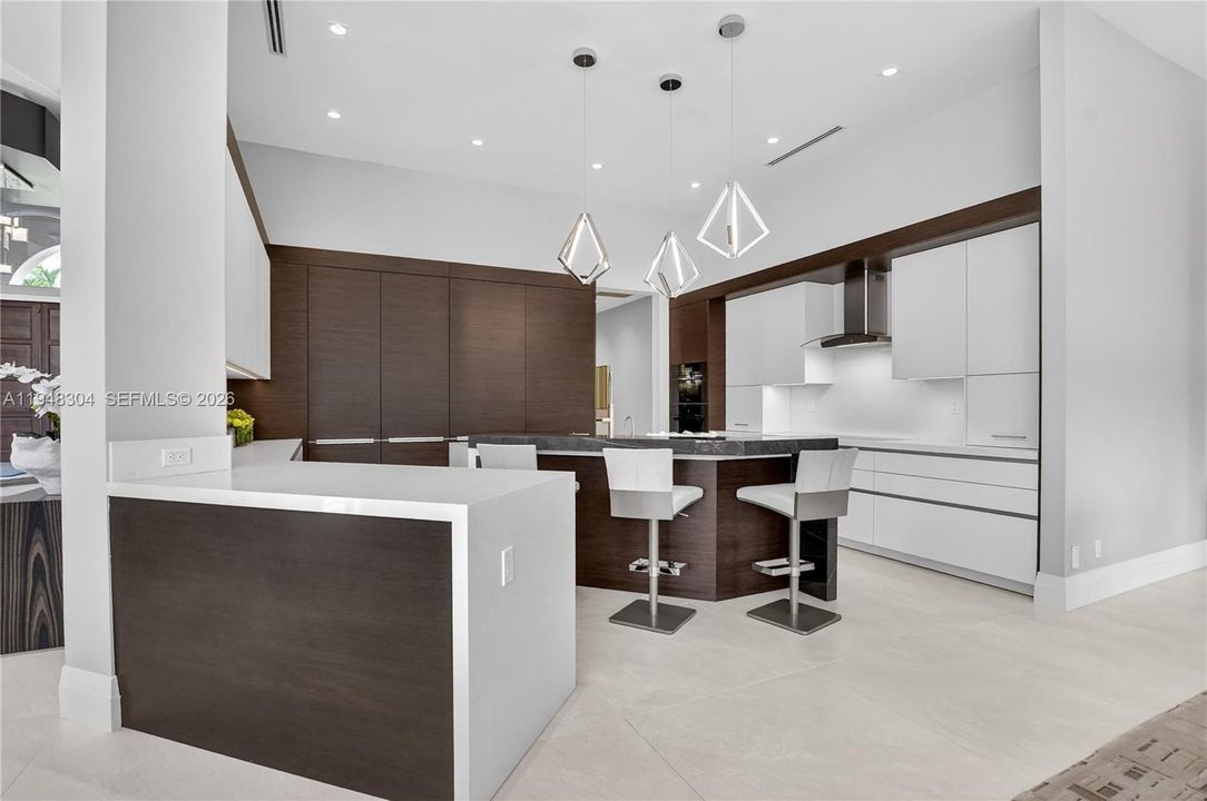 Vendido Recientemente: $5,950,000 (4 camas, 5 baños, 0 Pies cuadrados)