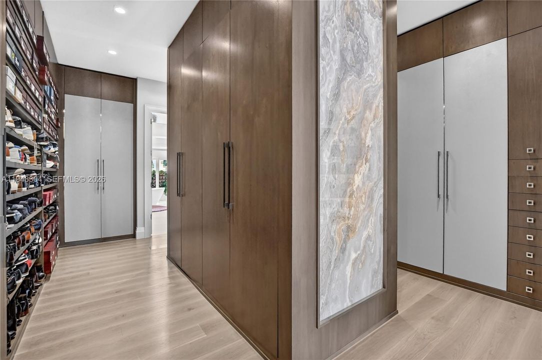 Vendido Recientemente: $5,950,000 (4 camas, 5 baños, 0 Pies cuadrados)