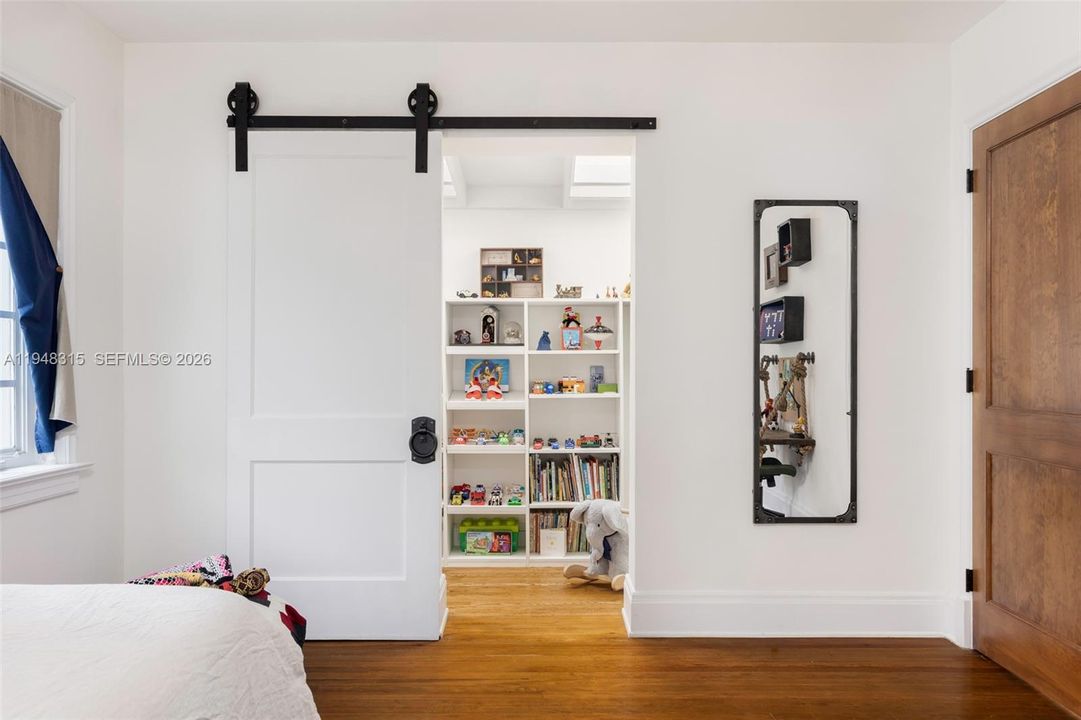 Activo con contrato: $5,495,000 (4 camas, 3 baños, 3705 Pies cuadrados)