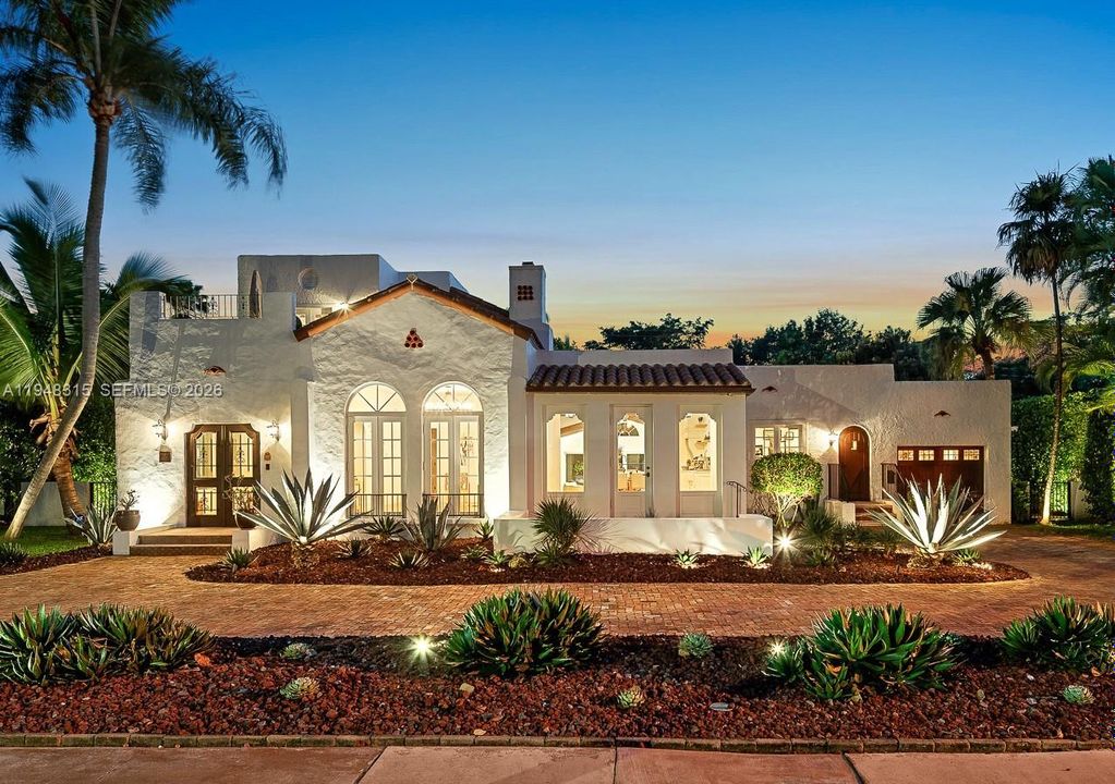Activo con contrato: $5,495,000 (4 camas, 3 baños, 3705 Pies cuadrados)