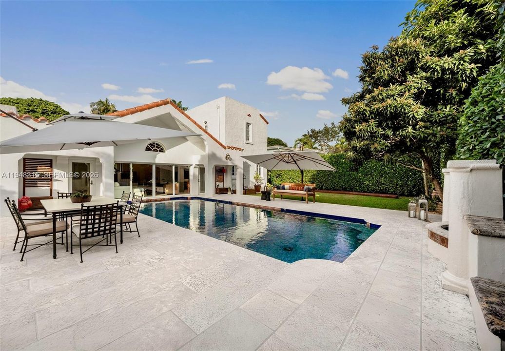 Activo con contrato: $5,495,000 (4 camas, 3 baños, 3705 Pies cuadrados)