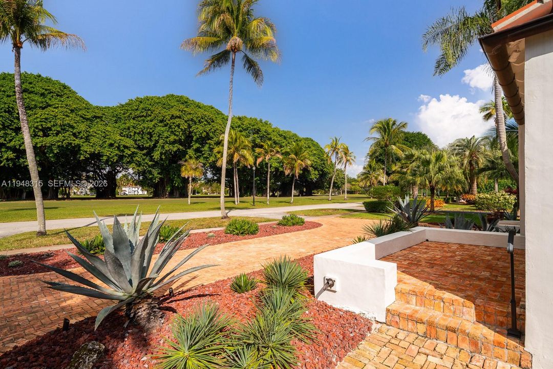 Activo con contrato: $5,495,000 (4 camas, 3 baños, 3705 Pies cuadrados)