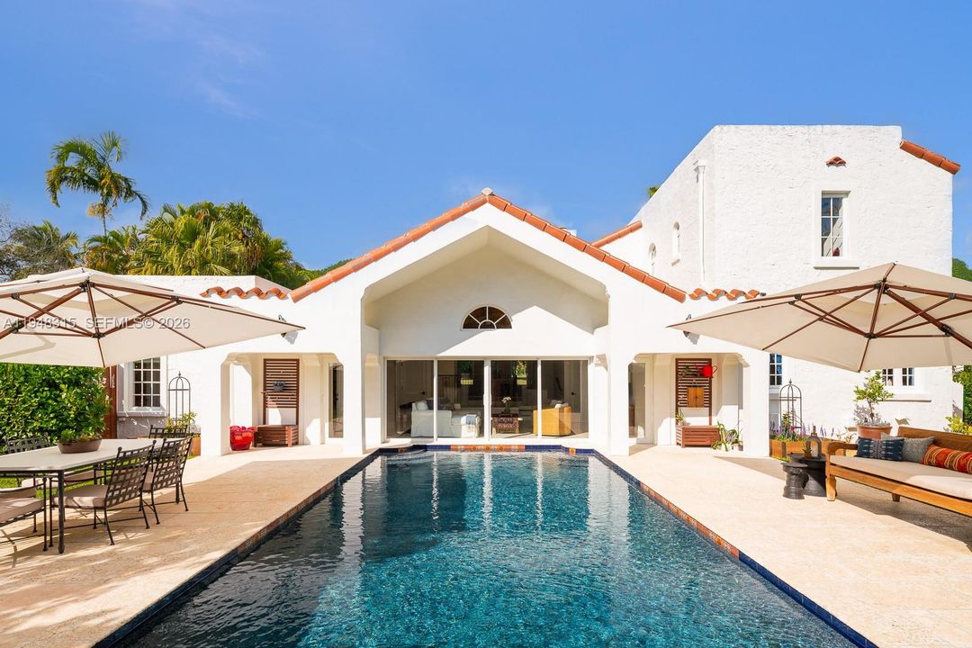 Activo con contrato: $5,495,000 (4 camas, 3 baños, 3705 Pies cuadrados)