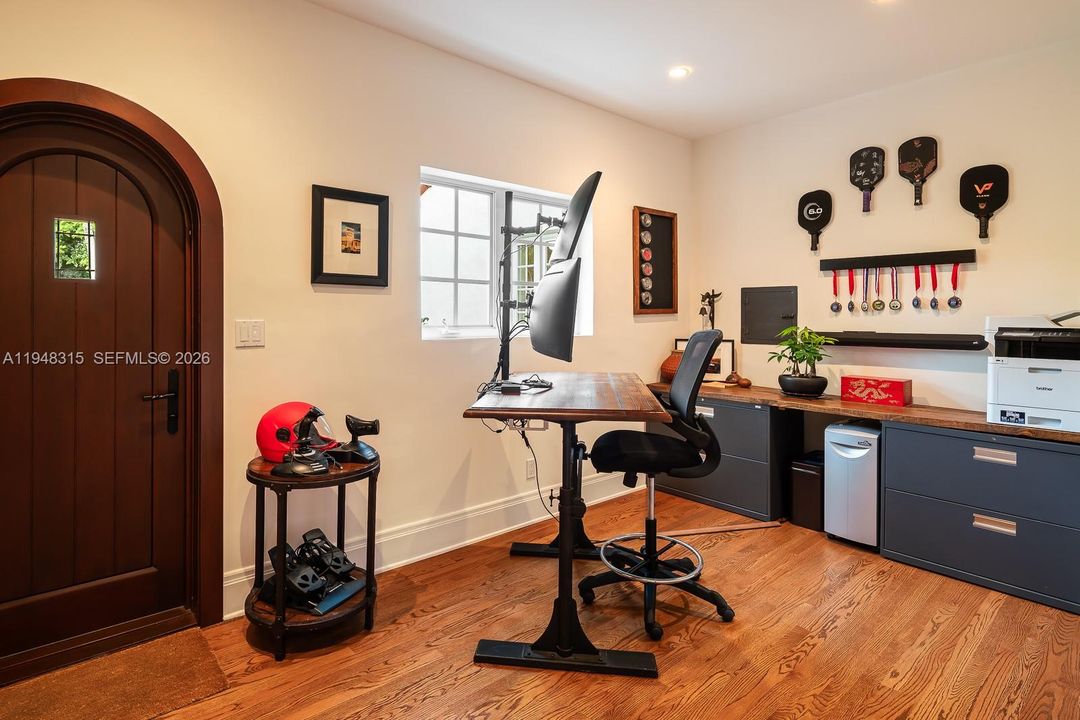 Activo con contrato: $5,495,000 (4 camas, 3 baños, 3705 Pies cuadrados)
