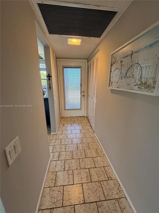 For Sale: $79,500 (1 beds, 1 baths, 748 Square Feet)