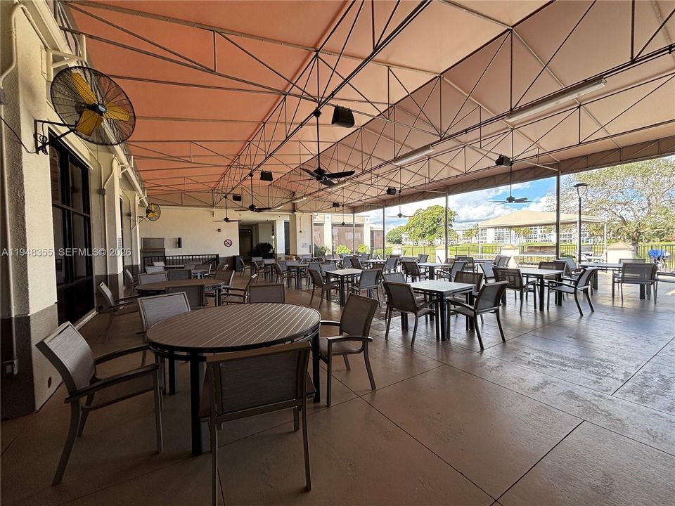 For Sale: $79,500 (1 beds, 1 baths, 748 Square Feet)