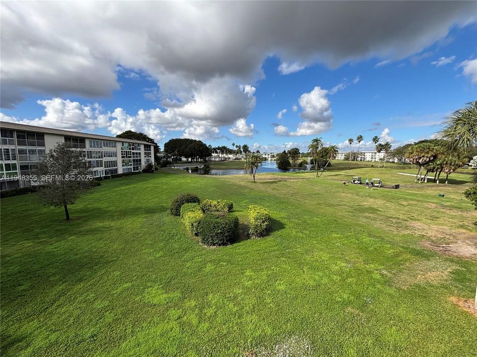 For Sale: $79,500 (1 beds, 1 baths, 748 Square Feet)