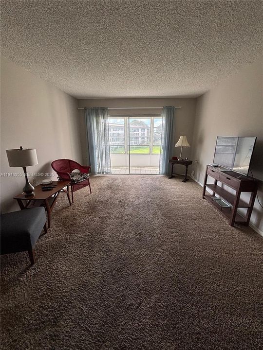 For Sale: $79,500 (1 beds, 1 baths, 748 Square Feet)