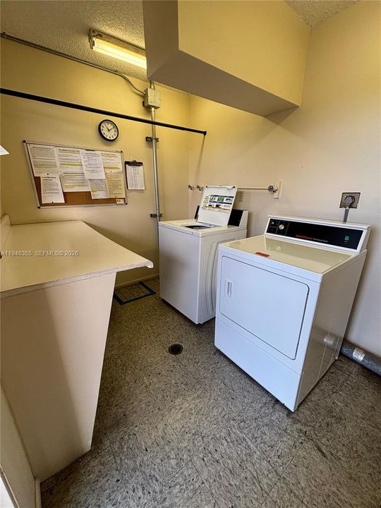 For Sale: $79,500 (1 beds, 1 baths, 748 Square Feet)