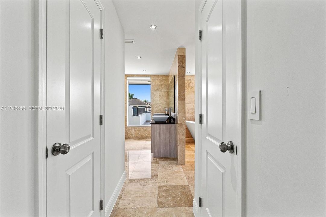 Recently Sold: $2,250,000 (5 beds, 4 baths, 4858 Square Feet)