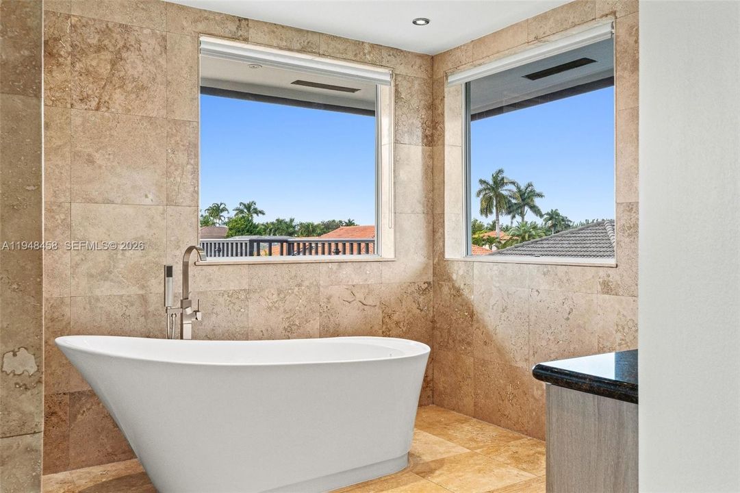 Recently Sold: $2,250,000 (5 beds, 4 baths, 4858 Square Feet)