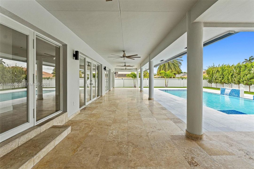 Recently Sold: $2,250,000 (5 beds, 4 baths, 4858 Square Feet)